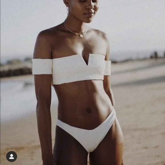 AWAY THAT DAY Havana Bikini Top - Recycled, Sustainable (off the shoulder) - Picture 11 of 12